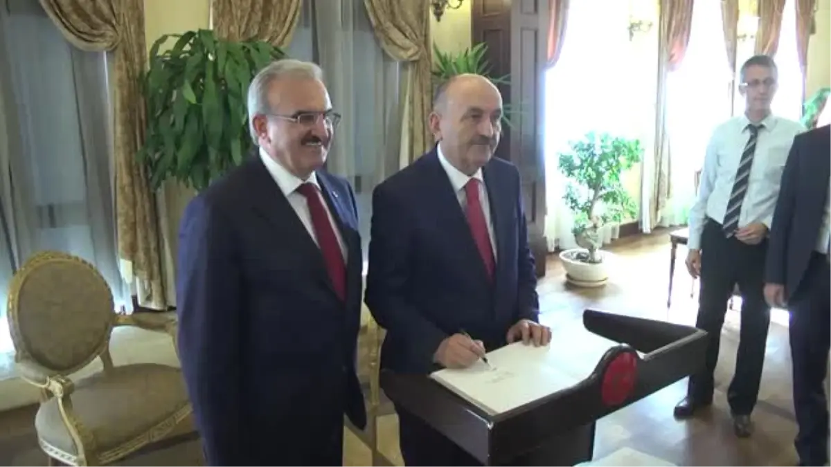 Çalışma ve Sosyal Güvenlik Bakanı Müezzinoğlu