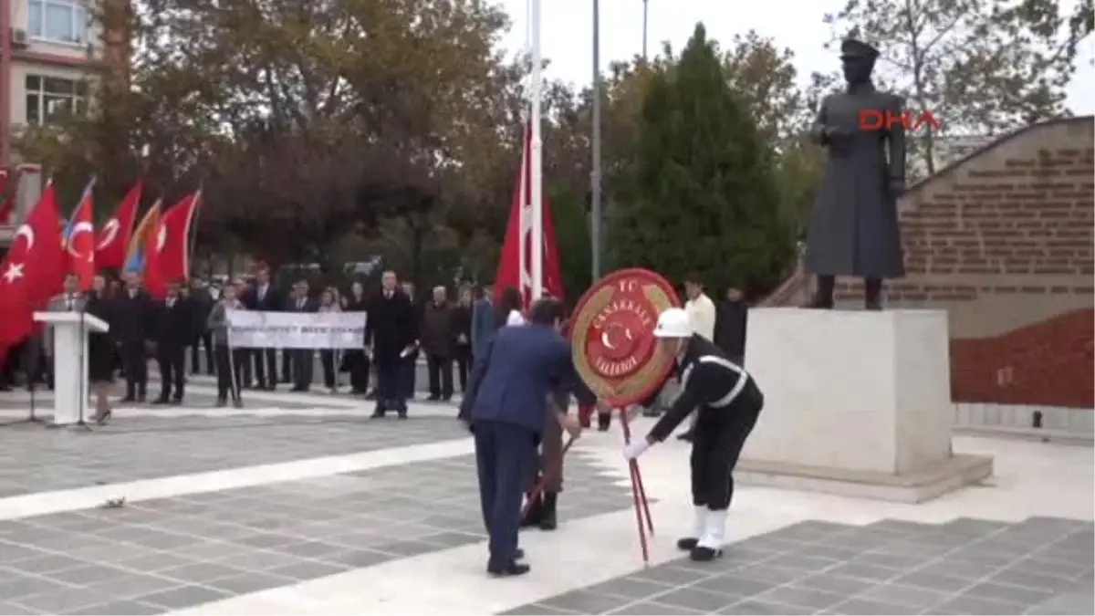 Çanakkale Karara Rağmen O da Anıta Çelenk Koydu