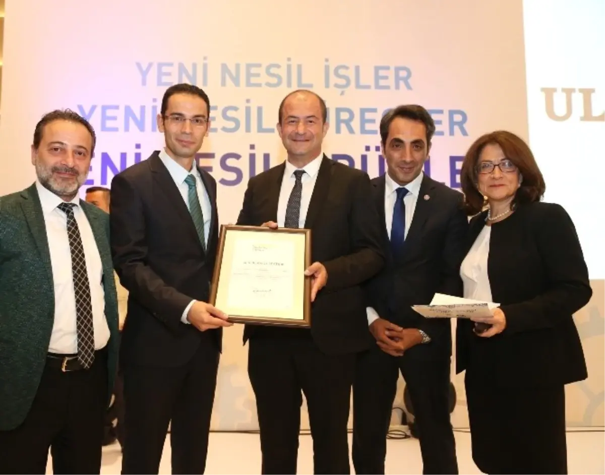 Clk Uludağ Elektrik\'e "Öncü Firma" Ödülü