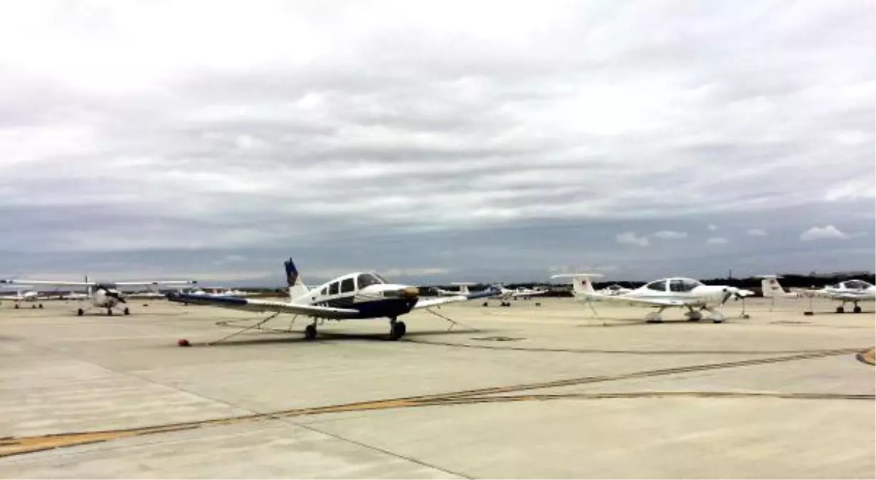 Çorlu Havalimanı\'nda Eğitim Uçuşlarına Fırtına Engeli