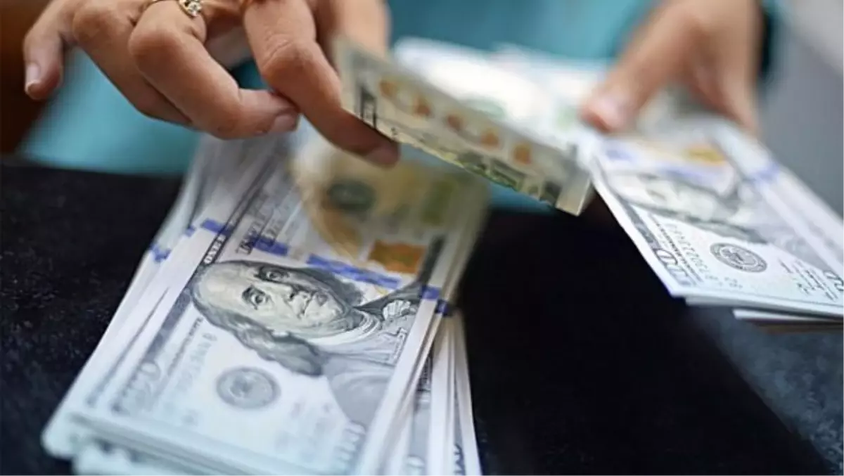 Dolar 3.11 Liranın Üzerinde