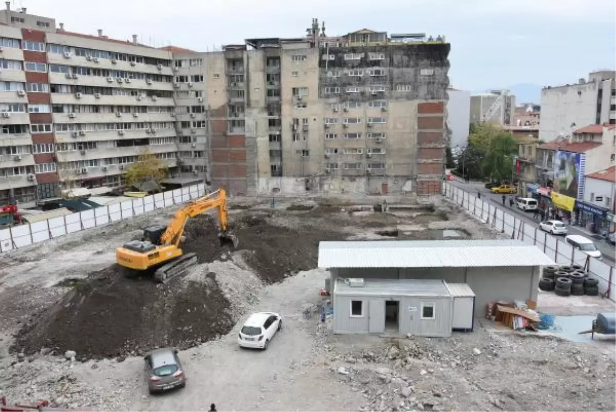 İnşaatın Temelinde Tarihi Eser Çıktı, \'Şapel\' Olduğu Düşünülüyor