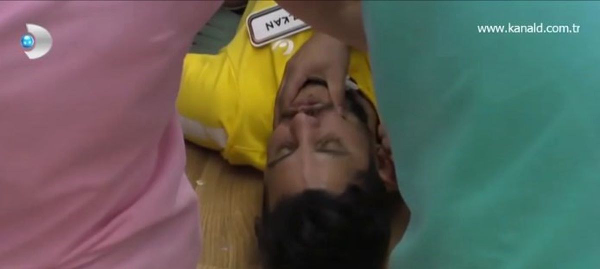 Karısından Azar İşiten Yarışmacı Bayıldı