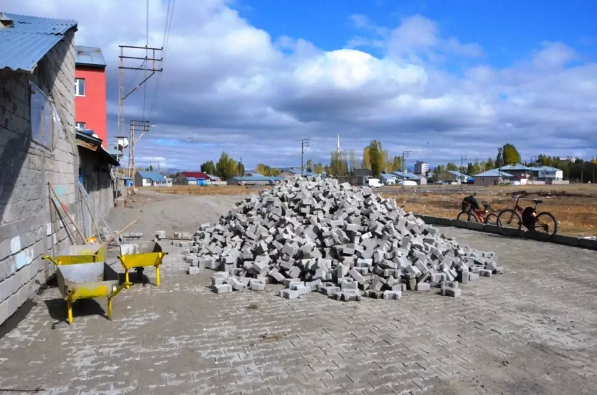 Mahallelerde çalışmalarımız devam ediyor
