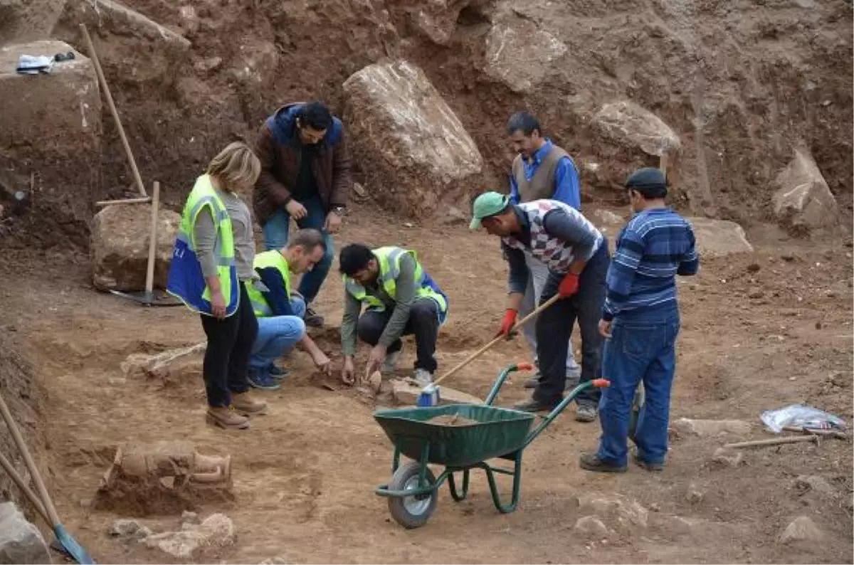 Milas\'taki Kurtarma Kazıları 10 Yıl Sonra Tekrar Başladı