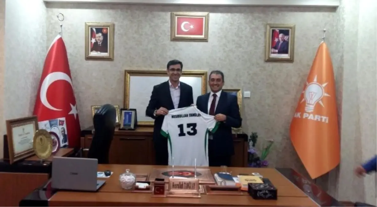 Mutki 1941 Plaj Futbol Takımı\'ndan Teşekkür Ziyareti