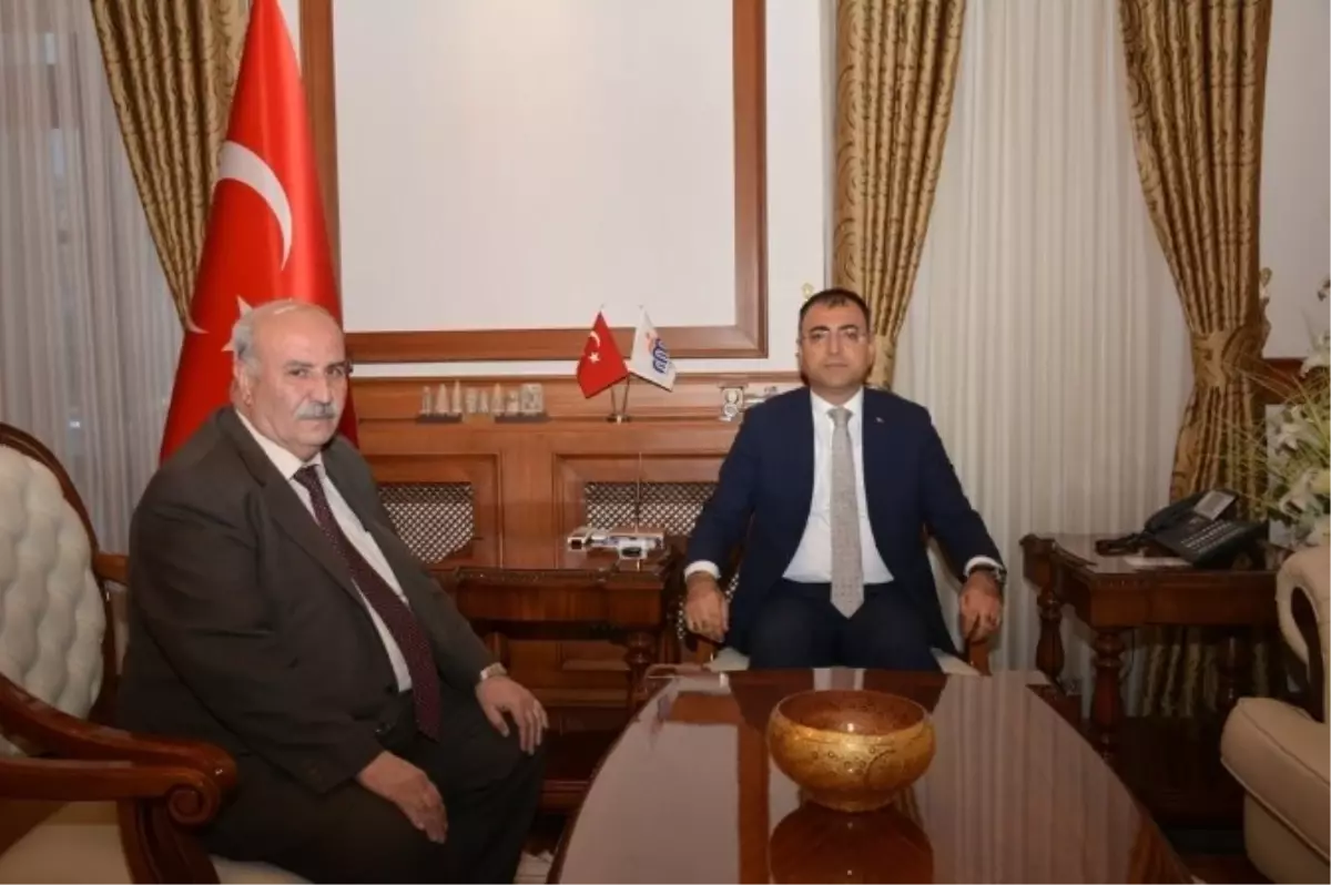 Özbay\'dan Vali Toprak\'a Veda Ziyareti