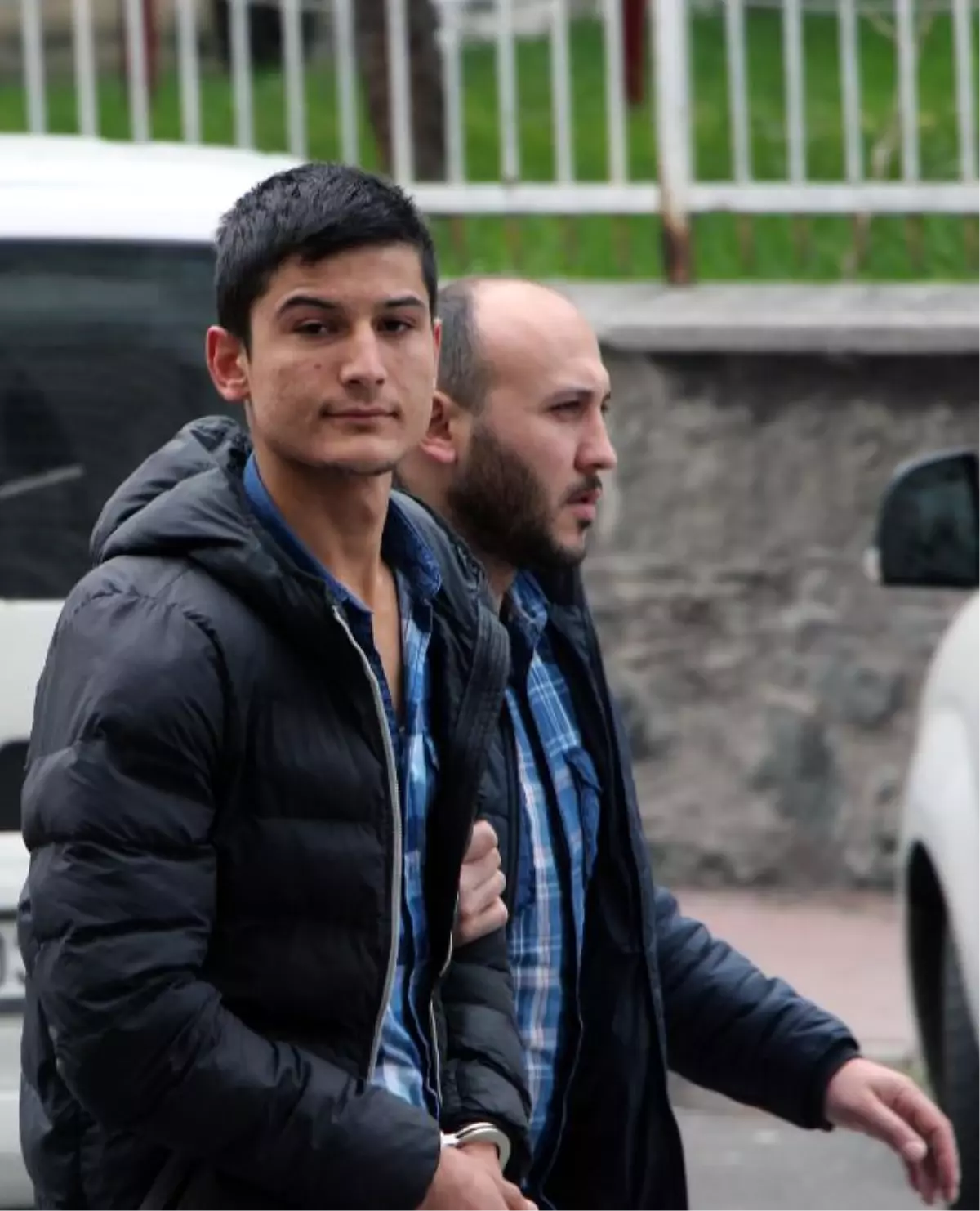 Polise Uyuşturucu Satmak İsterken Yakalandı