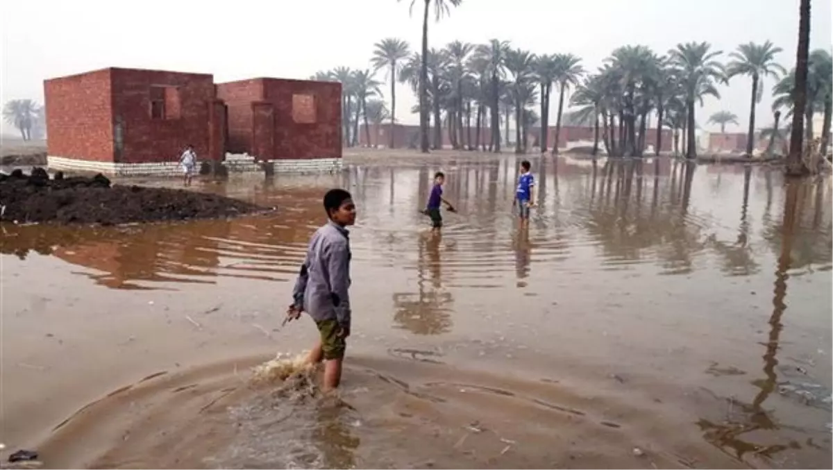Sağanak ve Sel Can Almaya Devam Ediyor: 12 Ölü