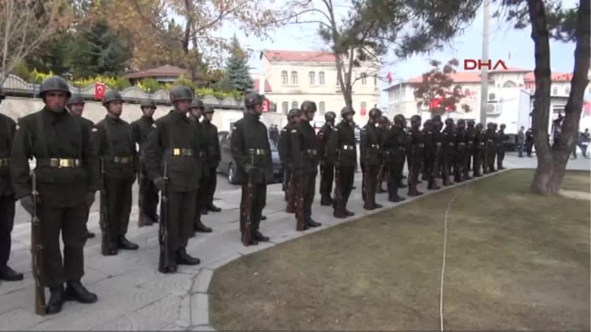 Sivas\'ta Atatürk Anıtı\'na Çelenk Sunuldu