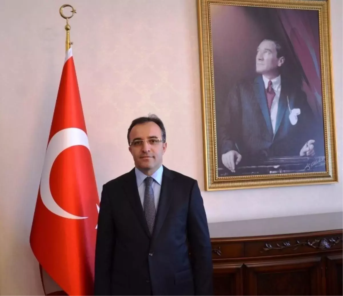 Vali İsmail Çataklı\'nın 29 Ekim Cumhuriyet Bayramı Mesajı