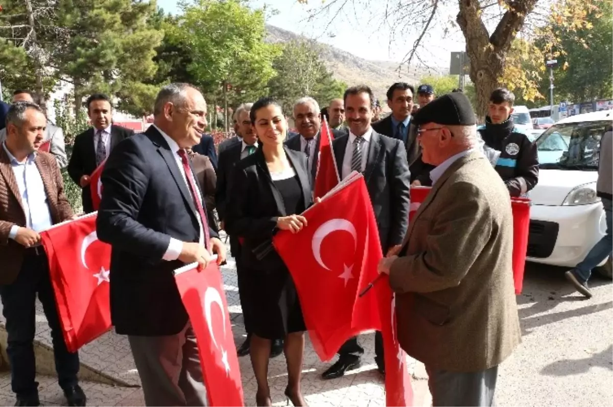 Yahyalı\'da Cumhuriyet Coşkusu