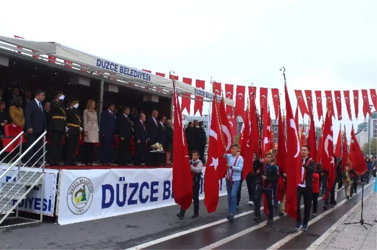 29 Ekim Cumhuriyet Bayramı Düzce\'de Coşku ile Kutlandı