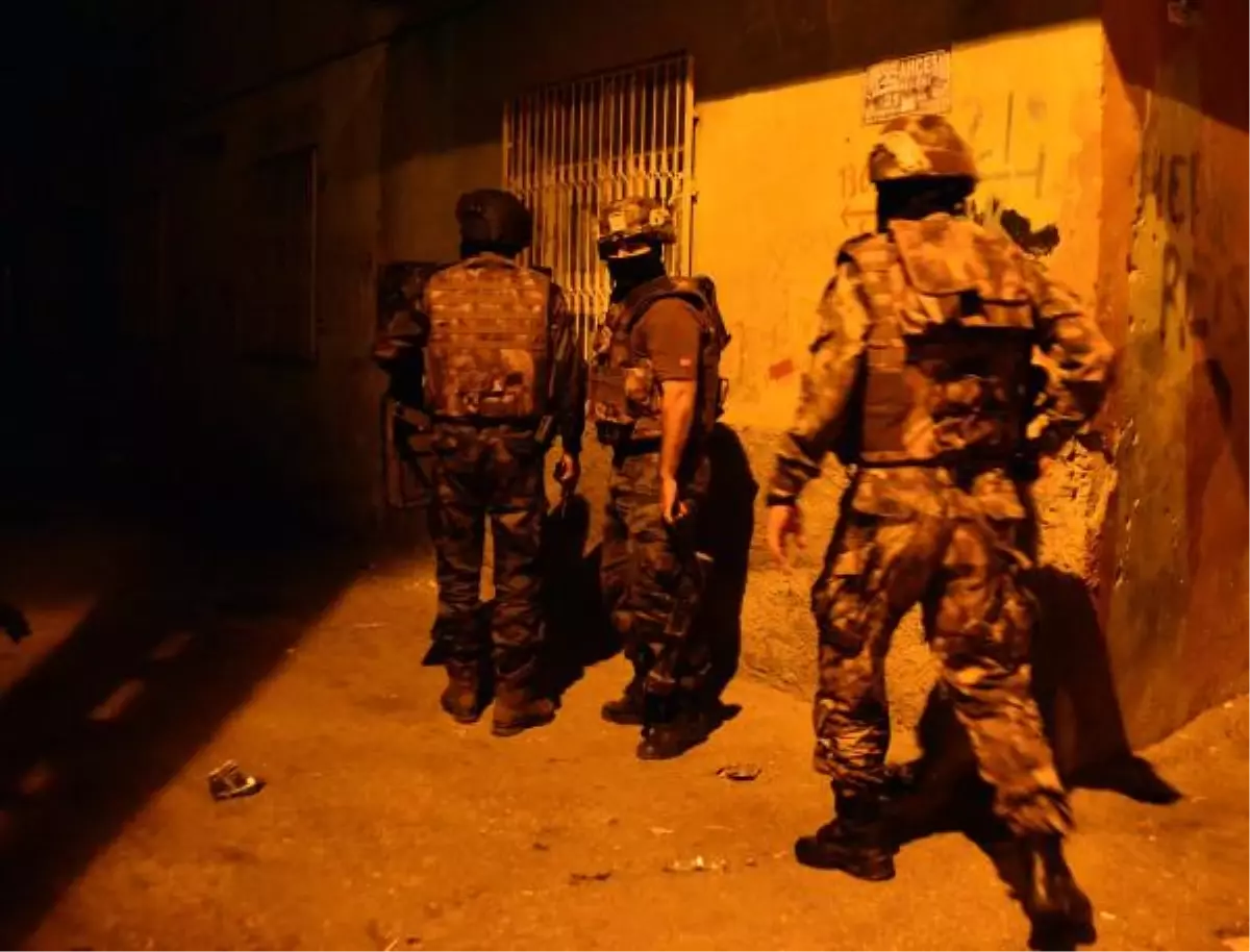 Adana\'da PKK\'ya Şafak Baskını: 16 Gözaltı