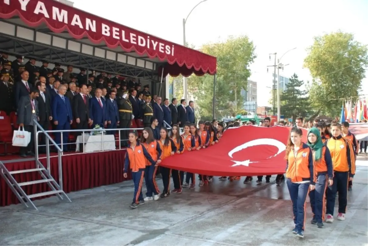 Adıyaman\'da 29 Ekim Cumhuriyet Bayramı Kutlamaları