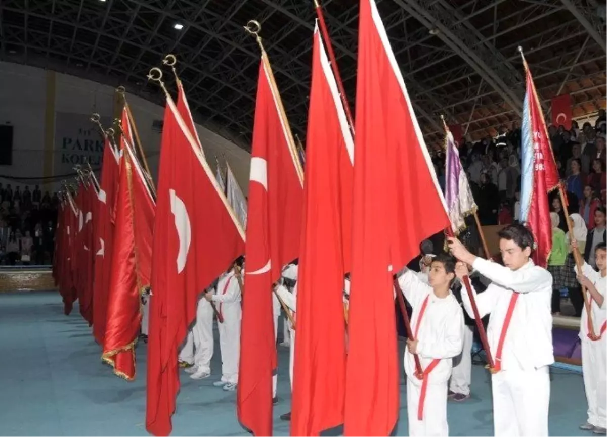 Afyonkarahisar\'da 29 Ekim Cumhuriyet Bayramı Coşku İçerisinde Kutlandı