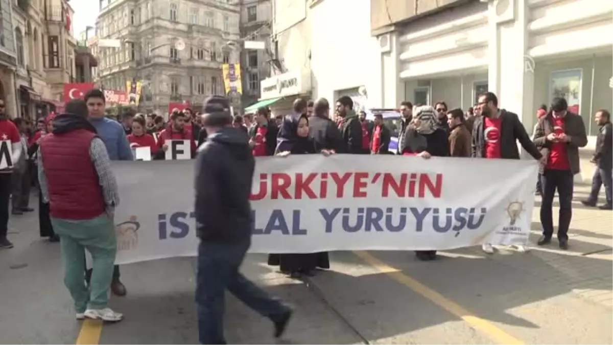 AK Parti Istanbul Gençlik Kollarından "Istiklal Yürüyüşü"