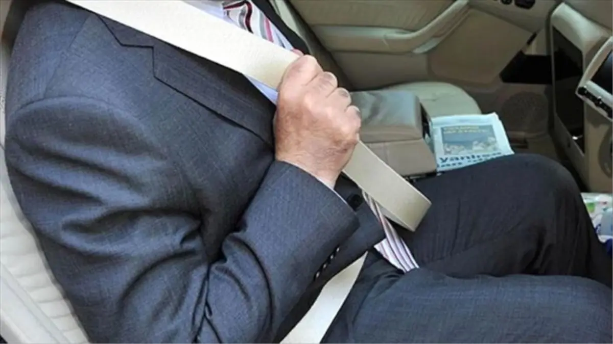 Arka Koltukta Emniyet Kemeri Takmayana 92 Lira Ceza