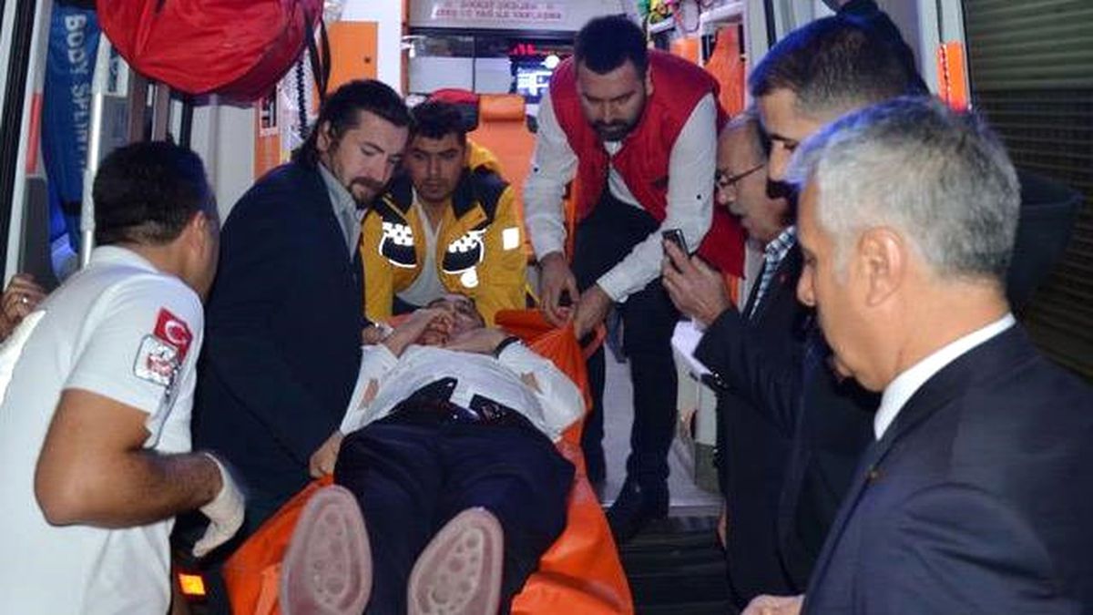 Arşiv Görüntü) CHP Genel Başkan Yardımcısı Bülent Tezcan, Silahlı Saldırıda Yaralandı (3)
