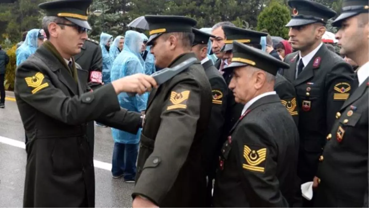 Ankara\'da Askerler Dahil Herkes Tek Tek Aranarak Anıtkabir\'e Alındı