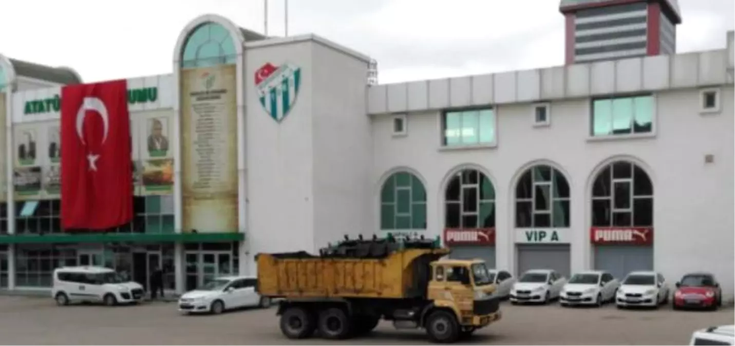 Atatürk Stadı\'nın Koltukları İlçelere Gönderildi, Sıra Yıkımda