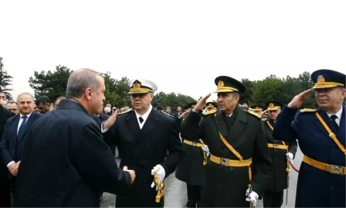 Başkent\'te 29 Ekim Törenleri Anıtkabir\'de Başladı