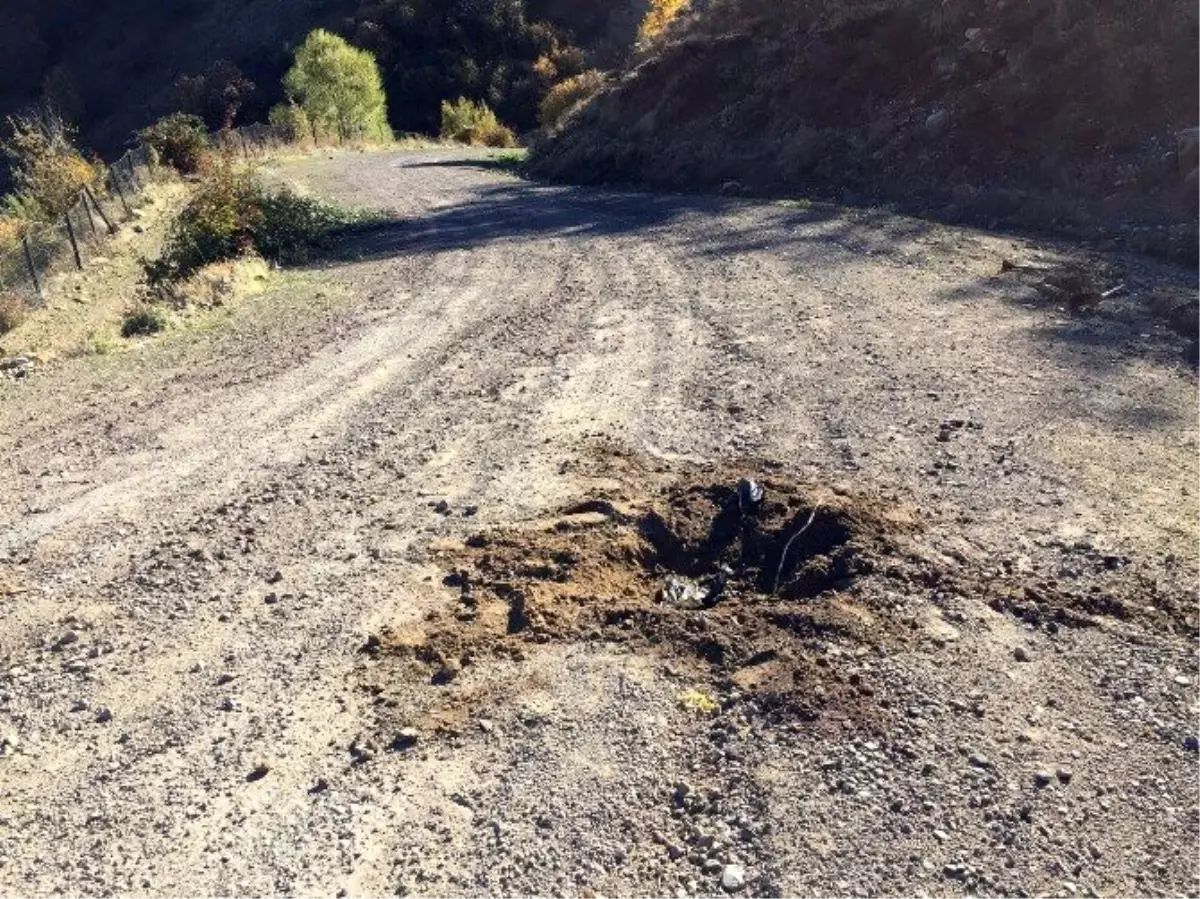 Bingöl\'de Yola Döşenen Patlayıcı İmha Edildi