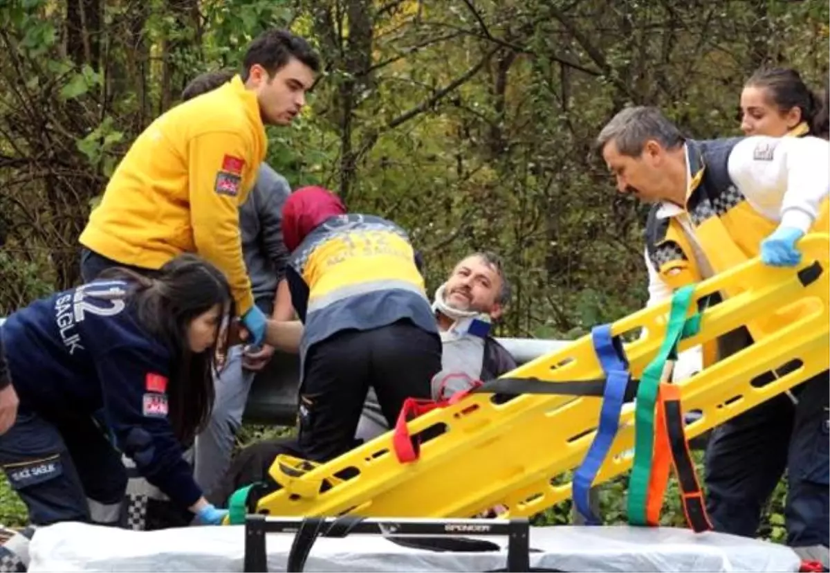 Bolu\'da Minibüs Devrildi: 3 Yaralı