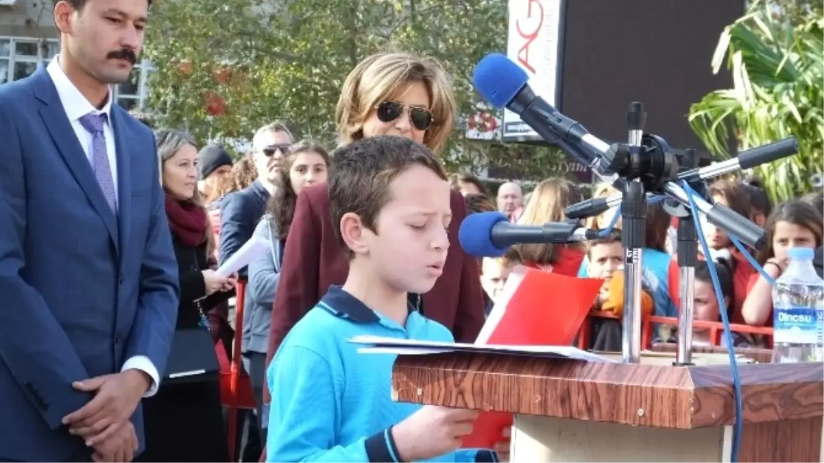 Burhaniye\'de Cumhuriyet Bayramı Coşkusu