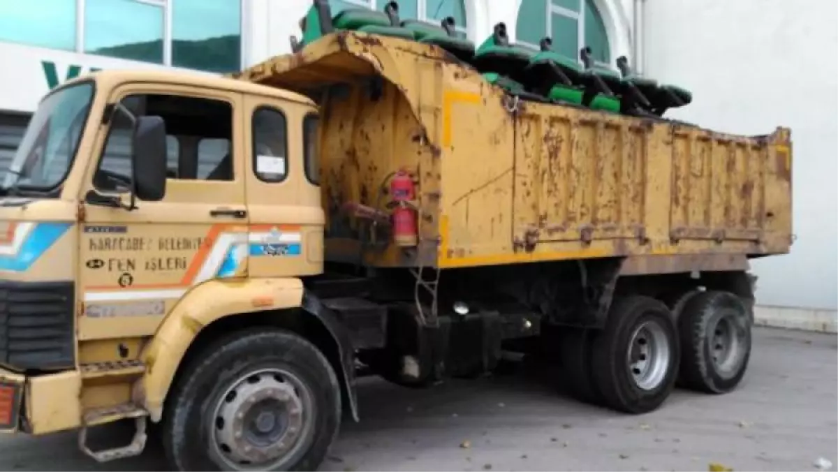 Bursa Atatürk Stadı\'nın Koltukları İlçelere Gönderildi, Sıra Yıkımda