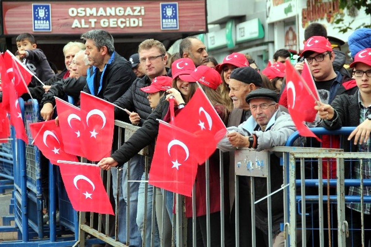 Bursa\'da Cumhuriyet Kutlamalarında Fetö\'ye Tepki, Askere İlgi