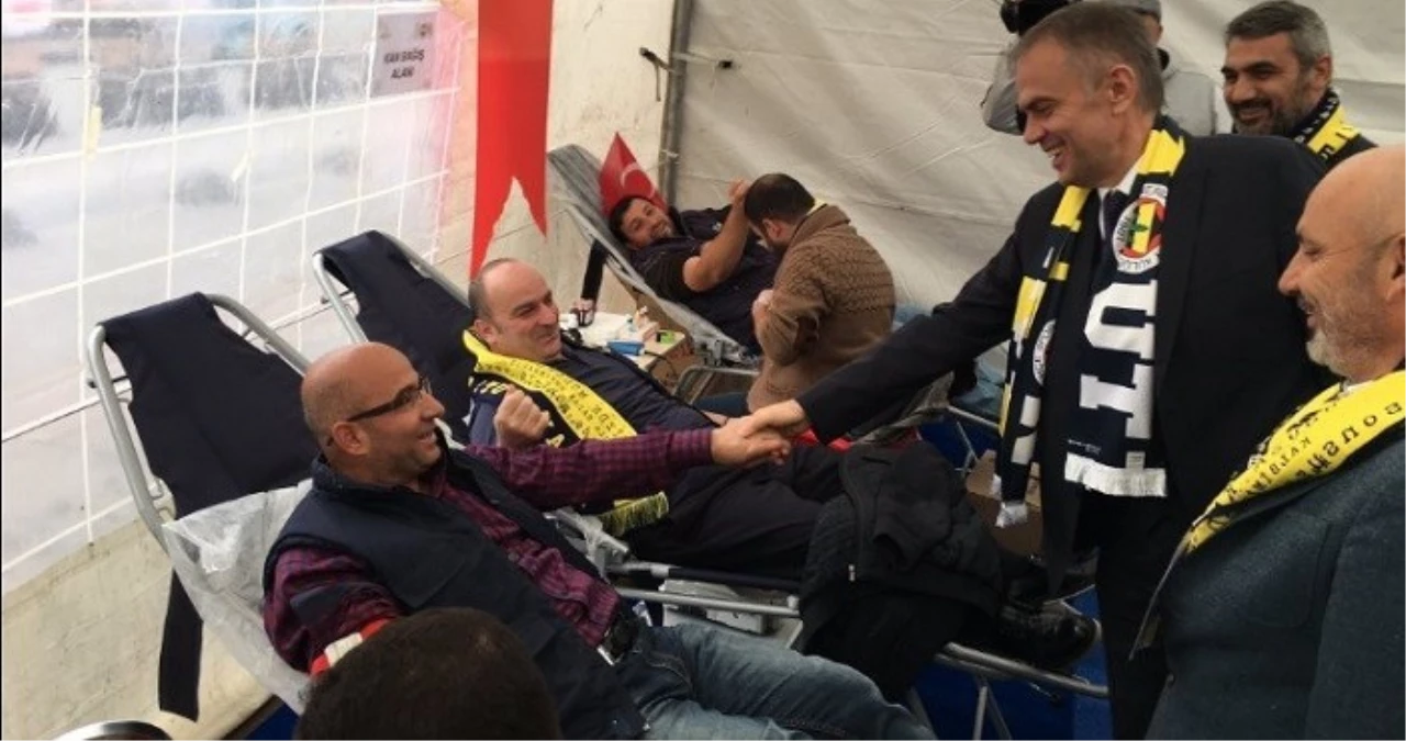 Çekmeköy\'de Yüzlerce Kişi Kan Bağışında Bulundu