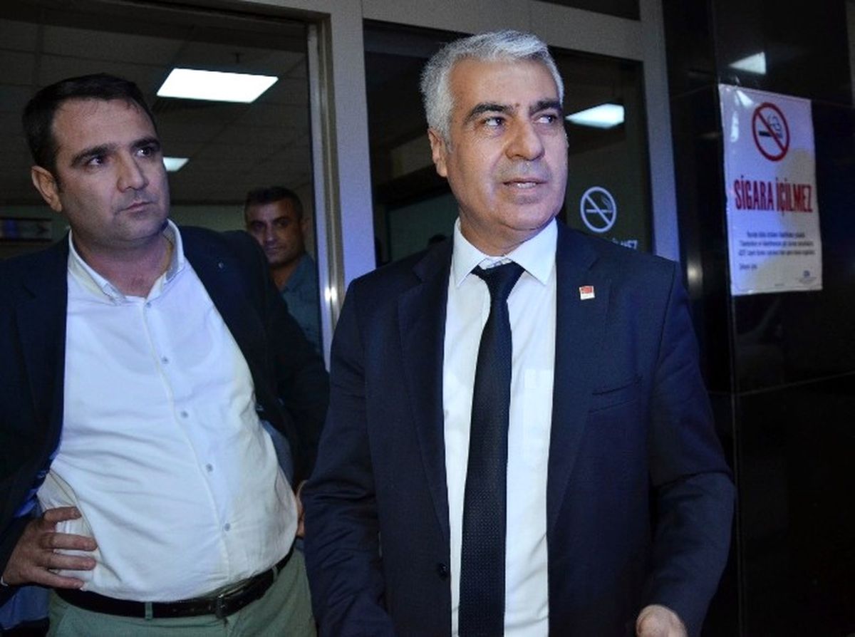 CHP Genel Başkan Yardımcısı Tezcan\'a 2 Kurşun Sıkılmış