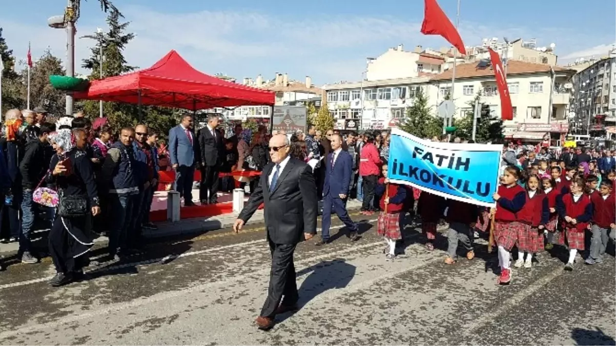 Develi\'de Cumhuriyet Bayramı Coşkusu