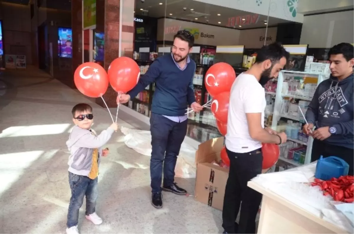 Doğa Cadde\'de 29 Ekim Coşkusu