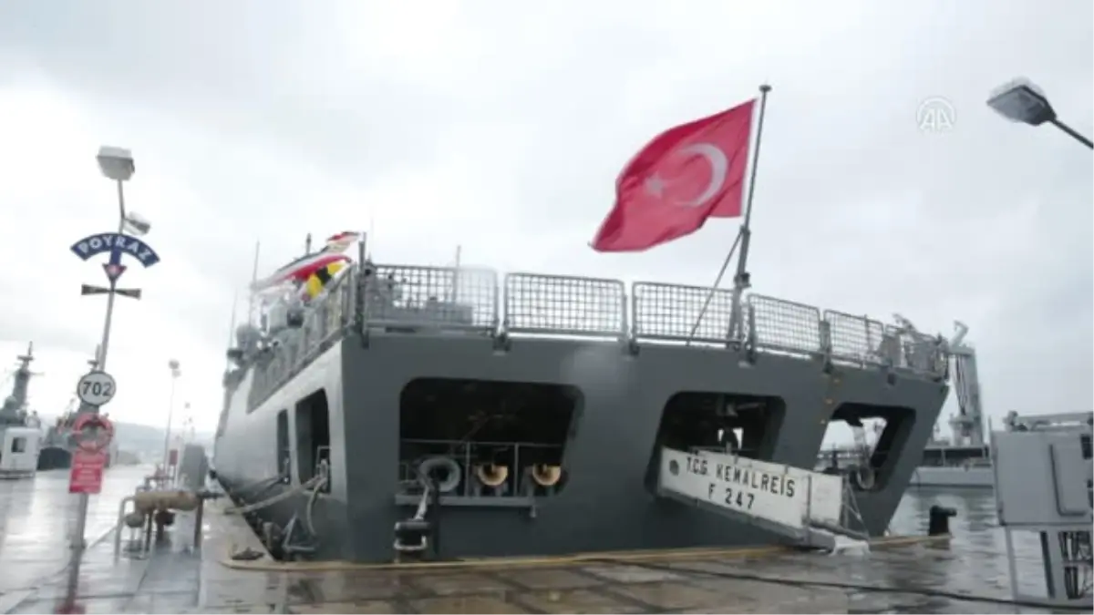 Donanma Gemileri Ziyarete Açıldı