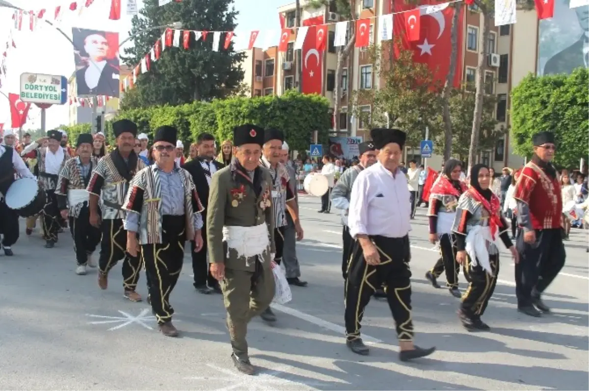 Dörtyol\'da Cumhuriyet Bayramı Kutlandı