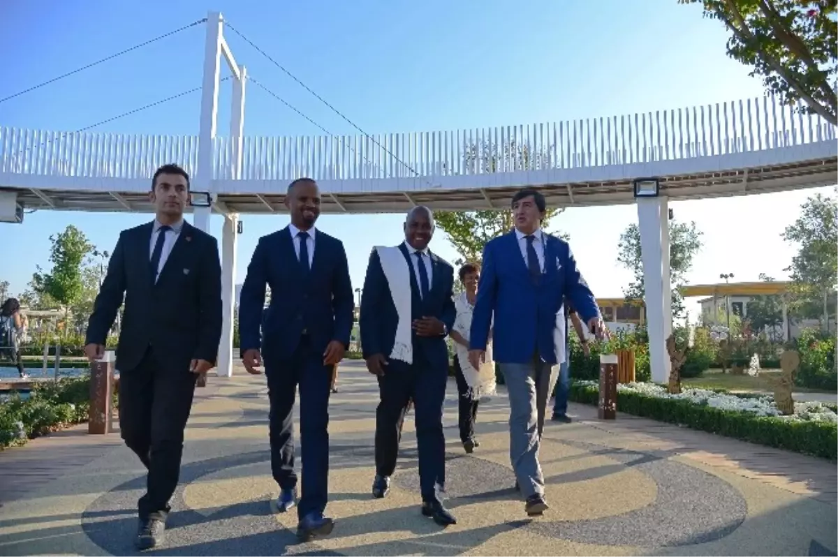 Expo 2016 Antalya\'da Son Milli Gün Kutlamasını Madagaskar Yaptı