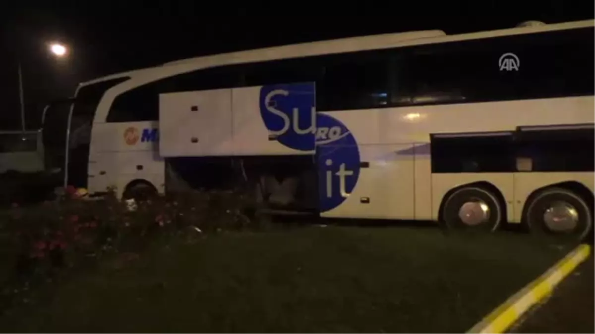 Fatsa\'da Otobüsle Dolmuş Çarpıştı: 6 Yaralı