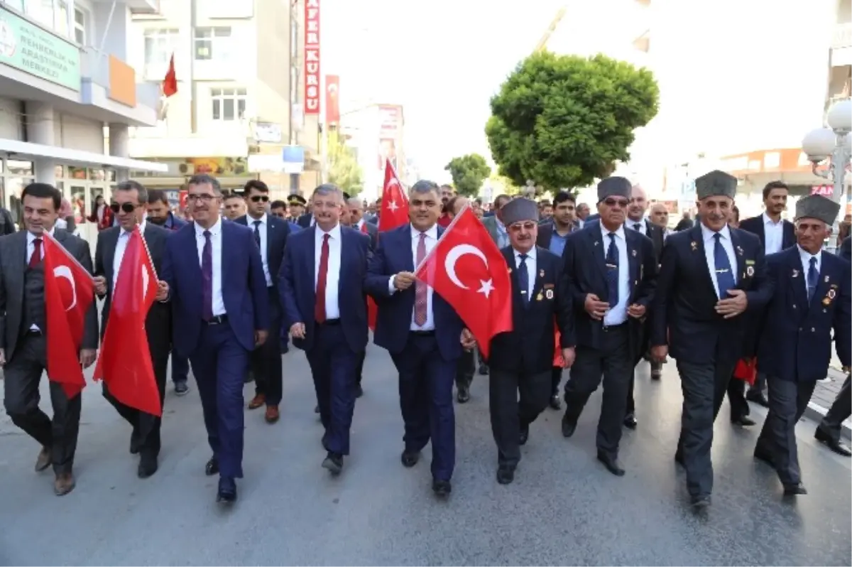 Gaziosmanpaşa\'da Cumhuriyet Bayramı Coşkusu