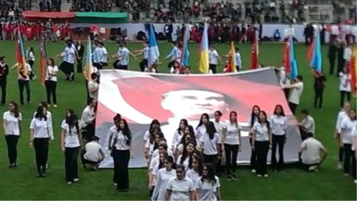 Görüntülü Bülten Dağıtımı) Maltepe Belediyesi\'nden Türkiye Cumhuriyeti\'nin 93. Yılı İçin 93 Davulla...