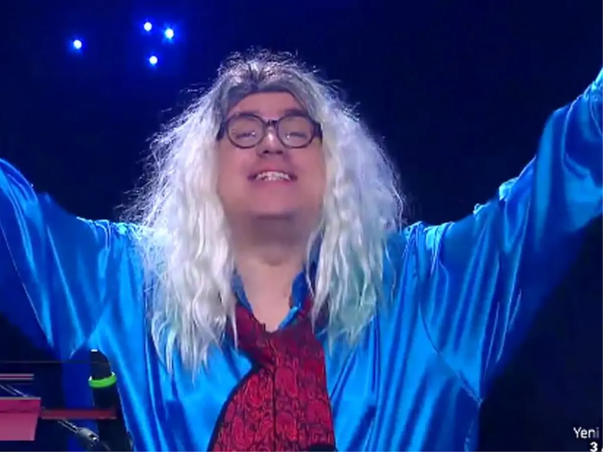 Günümüz Ozanları Bu Kez Mustafa Ceceli\'den Söyledi! \'İlle de Aşk\'