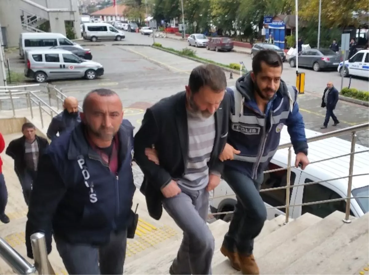 Kavgayı Ayırmak İsterken Kurşunların Hedefi Oldu