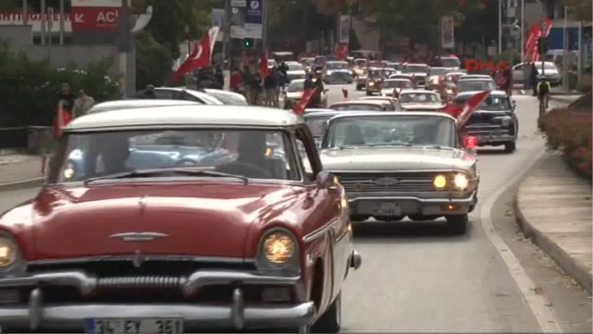 Klasik Otomobillerden Cumhuriyet Konvoyu