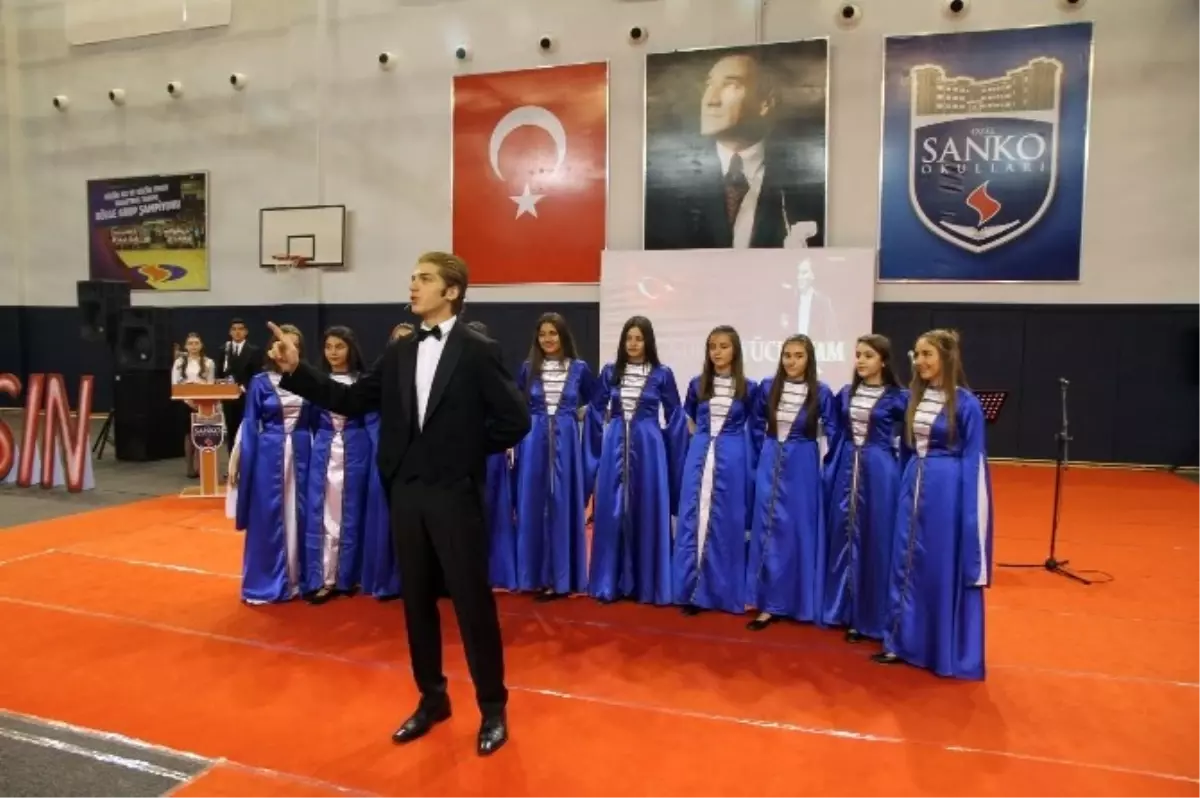 Kolej Öğrencisi Atatürk\'ü Canlandırdı