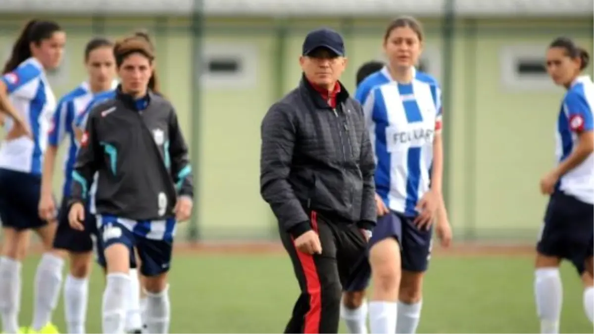 Konak Belediyespor\'dan Liglerin Başlamamasına Tepki