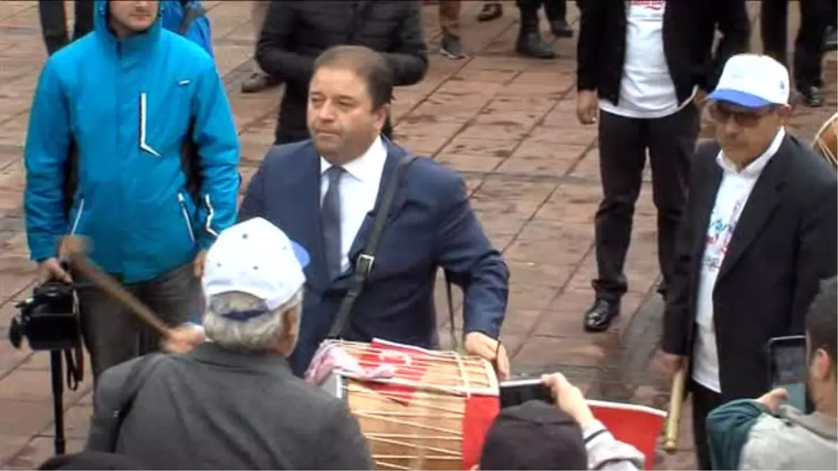 Maltepe Belediyesi?nden Türkiye Cumhuriyeti?nin 93. Yılı Için 93 Davulla Mübadil Davulu Gösterisi