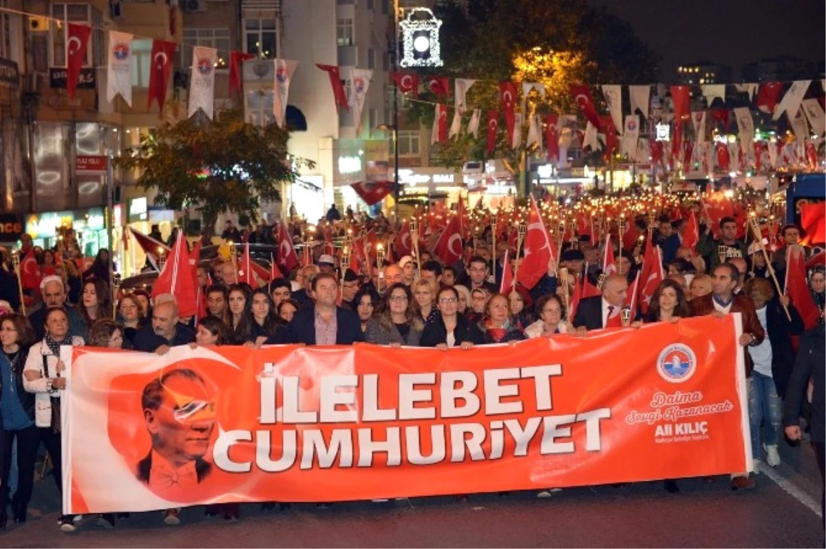 Maltepe\'de Cumhuriyet Bayramı Gümbür Gümbür Kutlandı