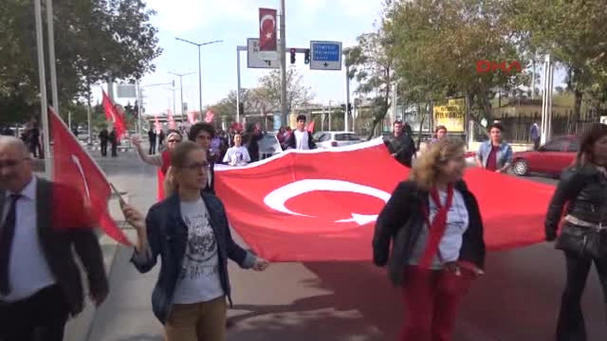 Manisa CHP\'li Özel\'den \'Tek Başkomutan\' Vurgusu