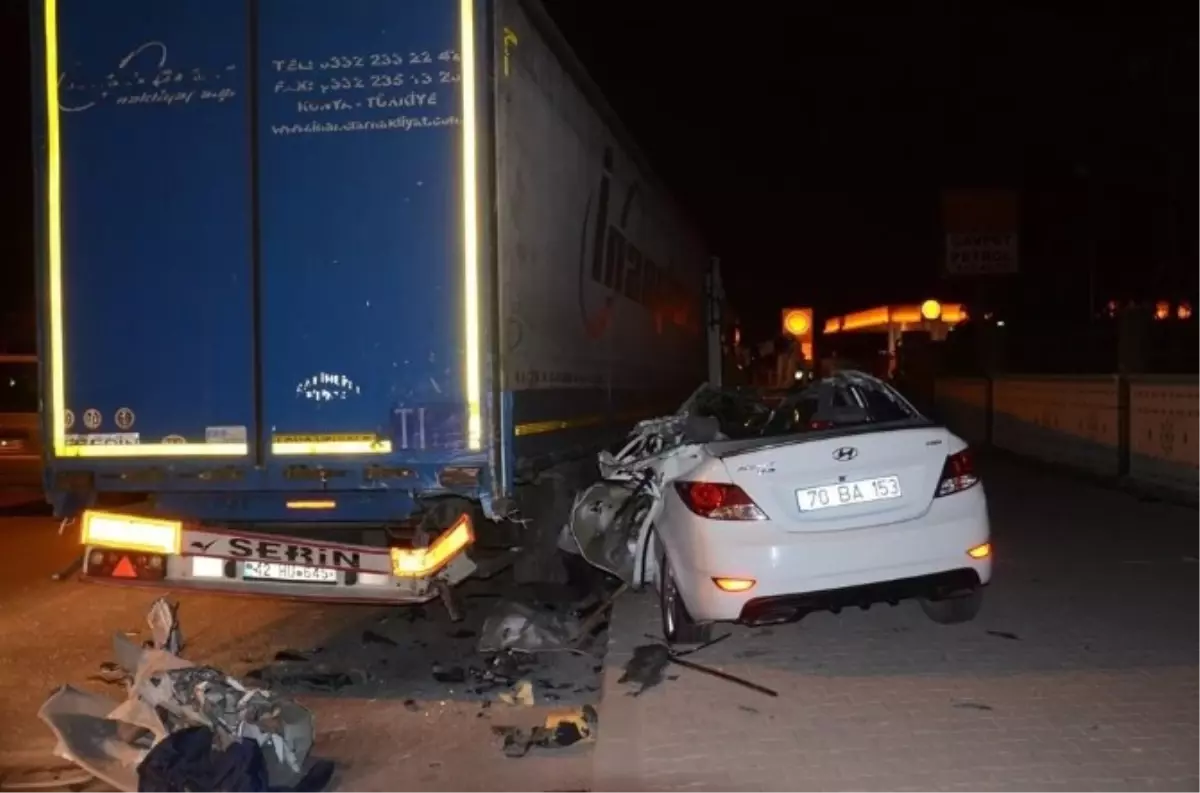 Otomobil Park Halindeki Tır\'a Arkadan Çarptı: 1 Yaralı